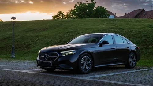 Mercedes Benz E-Class side view