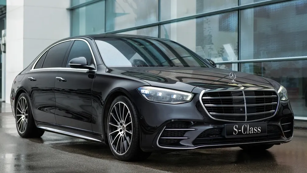 Mercedes Benz S-Class side view