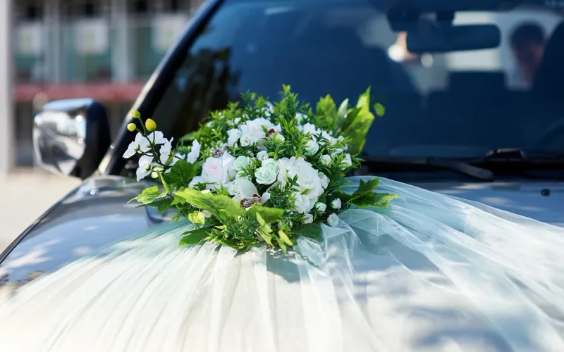 Luxury wedding chauffeur car decoration